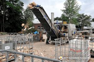 Produktion von Brennholz aus Buchenholz mit moderner Holzverarbeitung